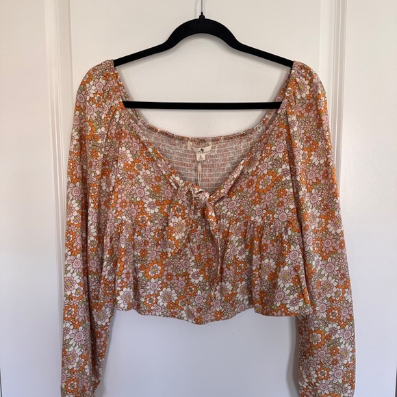 DAISY & DELILAH Calder Tie Front Cropped Top - Picture 6 of 15